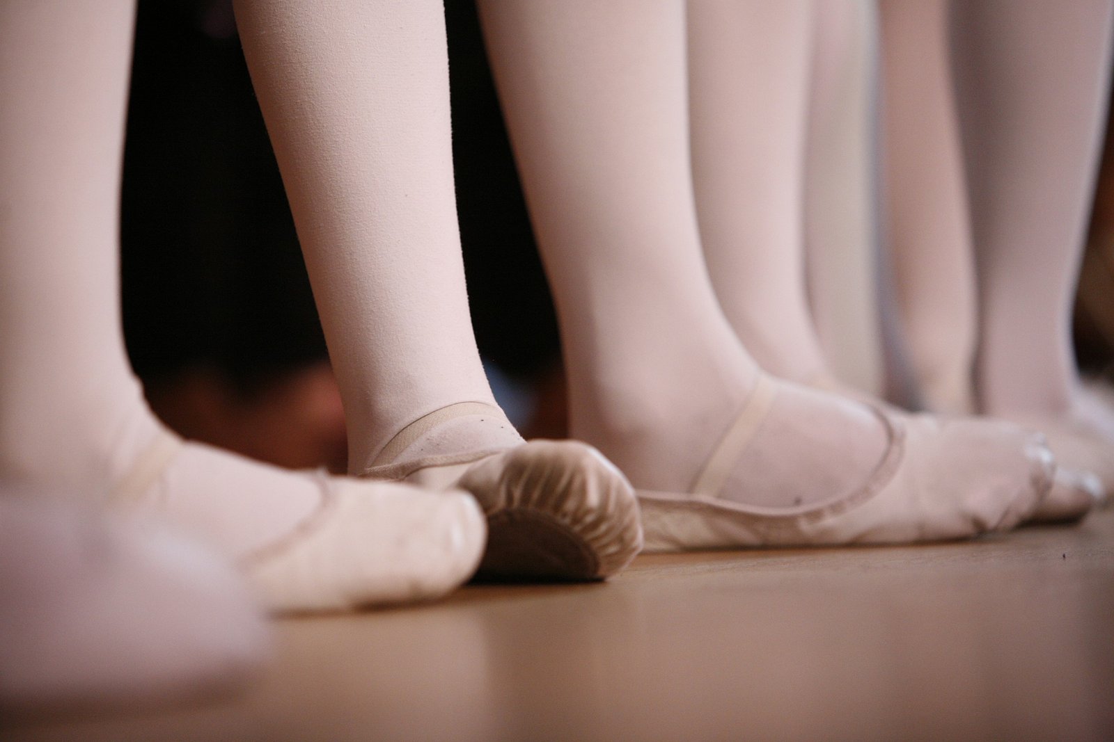 How to Do a Battement Tendu Perfectly